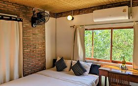 Yk Art House & Bong Bonlai Vegan